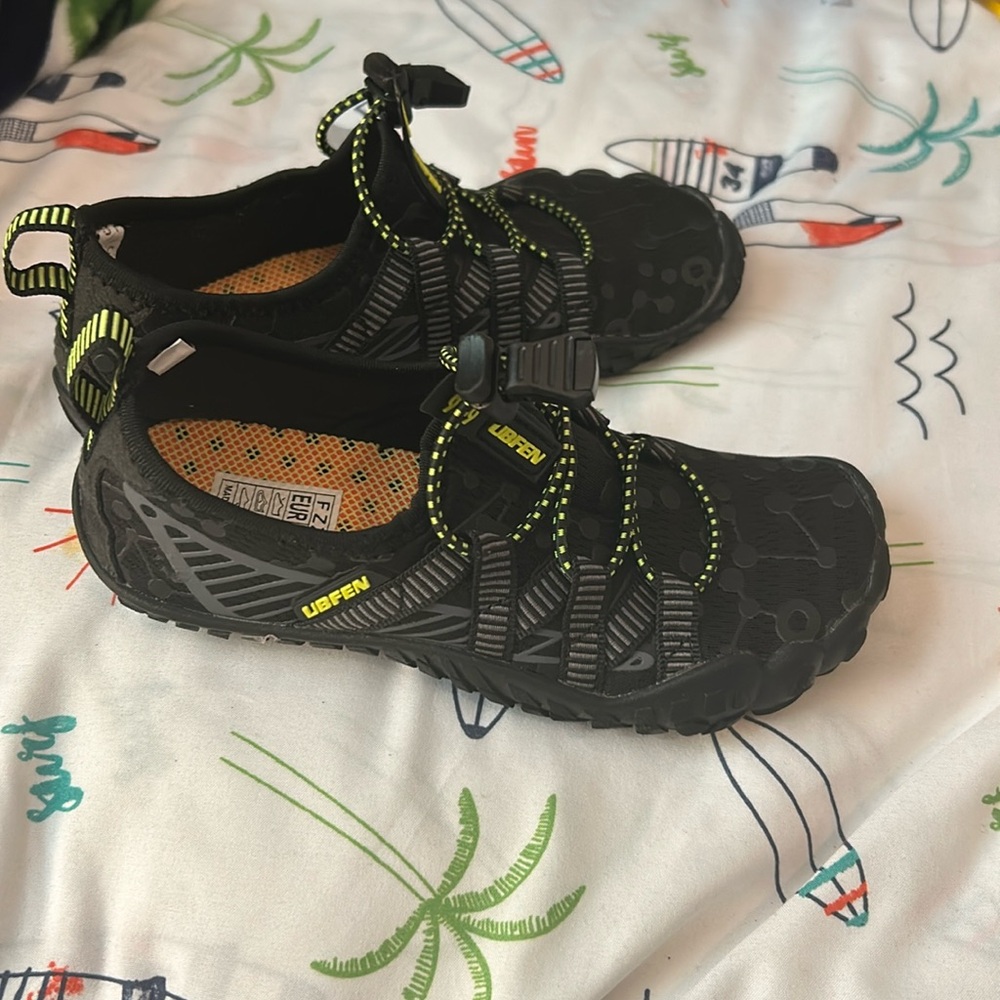 Water shoes